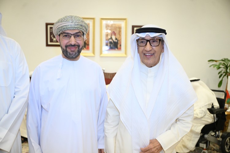 السفير عبدالعزيز الشارخ والسفير العماني د.صالح الخروصي