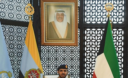 رئيس الأركان ناقش تعزيز التعاون العسكري مع قائد العمليات المشتركة بوزارة الدفاع الإماراتية