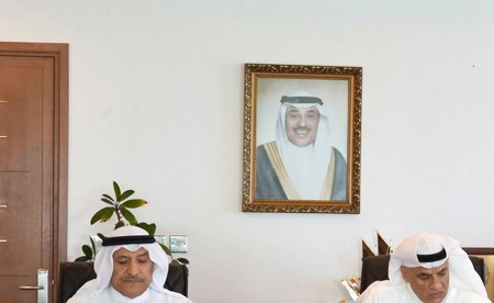 وزير التعليم العالي والبحث العلمي د.نادر الجلال والأمين العام لمجلس الجامعات الحكومية بالتكليف د.جاسم العلي خلال الاجتماع