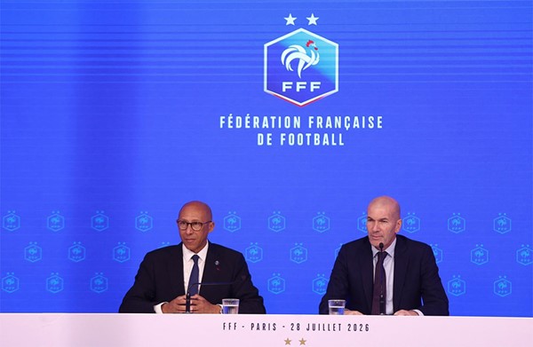 ‏مبابي وكليشي وكارلوس يؤيّدون تعيين زيدان مدرباً لمنتخب فرنسا