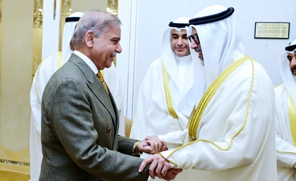 رئيس وزراء باكستان بحث مع وزير الخارجية&nbsp;التطورات الإقليمية والجهود الرامية إلى تعزيز الأمن والاستقرار في المنطقة