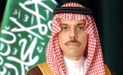 وزير الخارجية بحث مع نظيريه القطري والسعودي تعزيز الأمن وضمان سلامة وحرية الملاحة البحرية