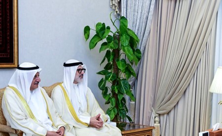وزير الخارجية ورئيس وزراء باكستان بحثا جهود تعزيز الأمن في المنطقة