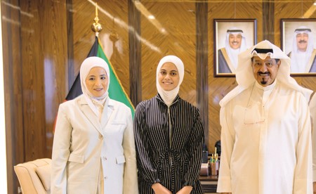 رئيس الوزراء كرّم أوائل الثانوية العامة: أنتم الثروة الحقيقية لبناء الوطن