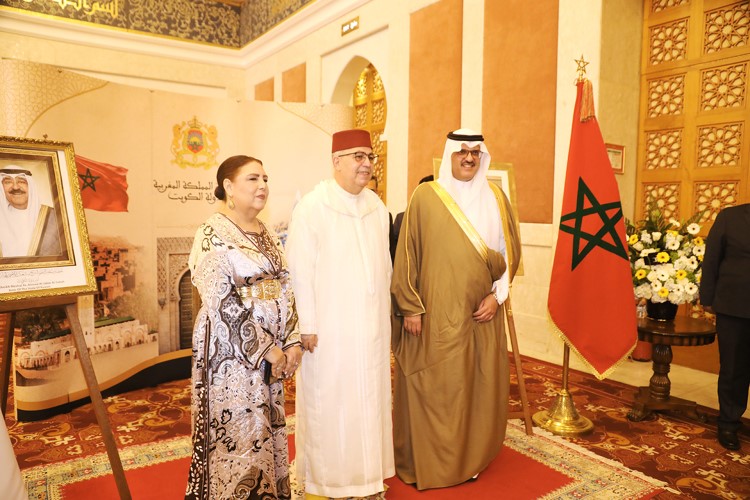 عميد السلك الديبلوماسي سفير خادم الحرمين الشريفين سمو الشيخ سلطان بن سعد مهنئا السفير المغربي علي إبن عيسى