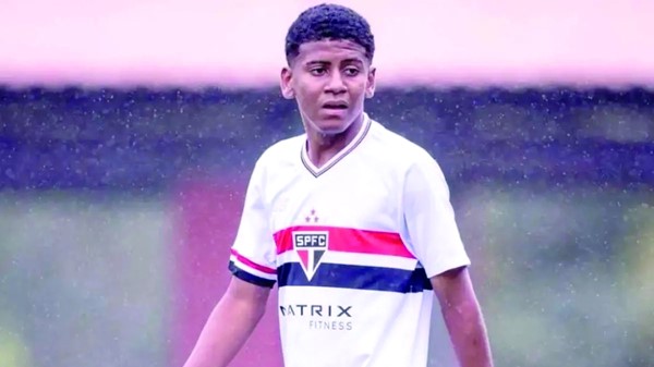 اللاعب الشاب ميكائيل لياندرو دا سيلفا