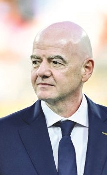 «الغارديان»: تمرد متصاعد داخل مجلس الاتحاد الدولي ضد إنفانتينو