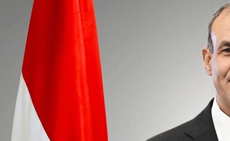 وزير الخارجية المصري يبحث مع نظيريه القطري والعراقي التطورات الإقليمية وجهود خفض التصعيد