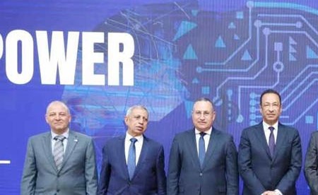 وزير الاتصالات: بناء قدرات مصرية في الذكاء الاصطناعي لتطوير حلول تناسب احتياجاتنا وأولوياتنا الوطنية