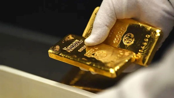 الذهب يواصل الصعود.. والأونصة تسجل 4257 دولاراً