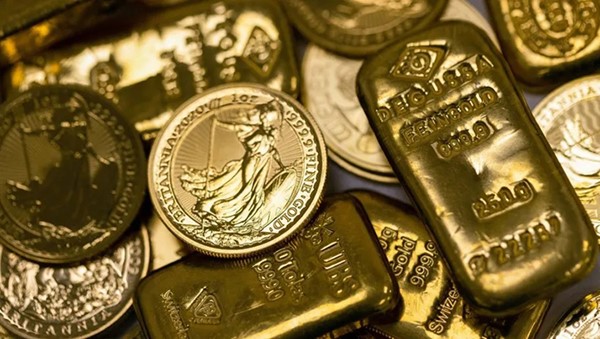 سعر الذهب يقفز ليقترب من مستوى 4300 دولار