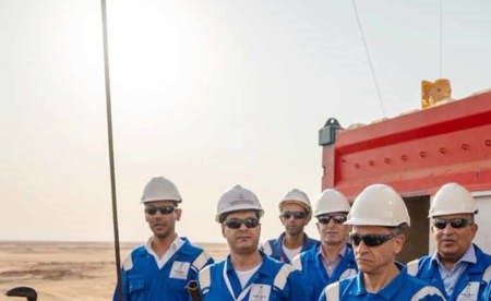 وزير البترول ومحافظ أسوان يتفقدان استئناف أعمال الحفر بحقل البركة