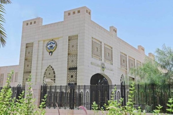 الكويت تدين وتستنكر تفجير حافلة ركاب في مدينة جرمانا السورية