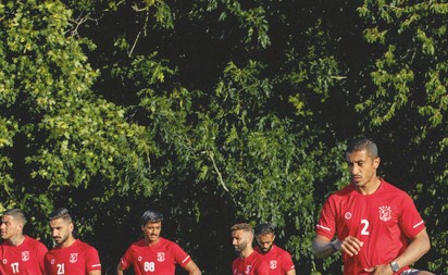 «الأبيض» يلتقي بارنت في ثالث «ودياته»