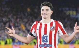 أتلتيكو مدريد يتمسك بخدمات ألفاريز