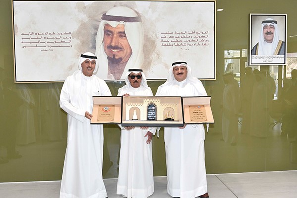 وزير الصحة يفتتح مركز جابر الأحمد لغسيل الكلى في «الأحمدي الصحية» بتبرع من ورثة الأمير الراحل