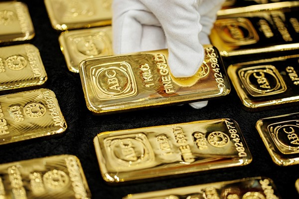 أسعار الذهب والفضة تعاود الصعود مجدداً.. فهل يستعيدان القمم التاريخية؟