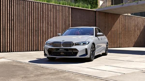 سيارة BMW الفئة الثالثة