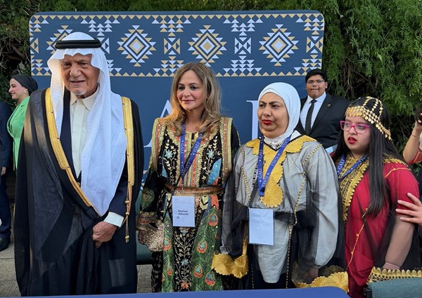الوفد الكويتي مع وزير الخارجية السعودي الأسبق صاحب السمو الملكي الأمير تركي الفيصل بن عبدالعزيز