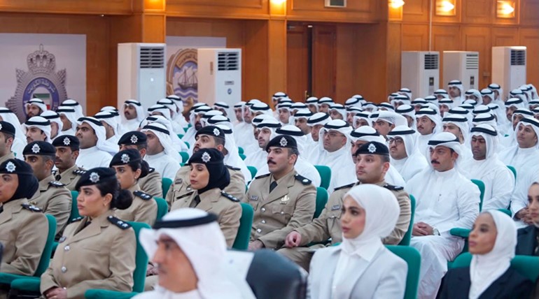 جانب من الخريجين والخريجات