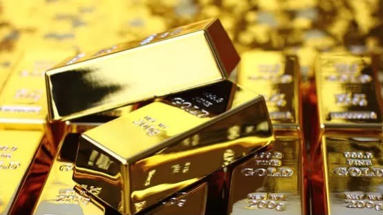الذهب يتخلى عن أعلى مستوى في شهرين وسط ترقب بيانات التضخم