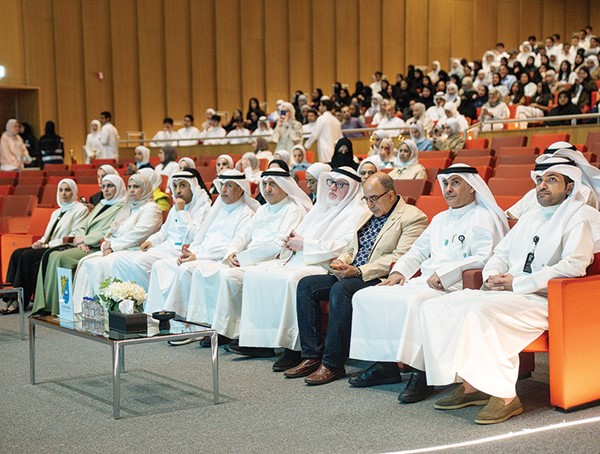  جانب من الحضور تدشين الملتقى الإرشادي السنوي للطلبة المستجدين