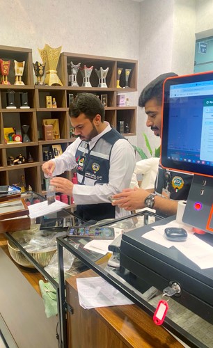 التجارة تخالف بعض الجمعيات التعاونية والمحال التجارية في العاصمة