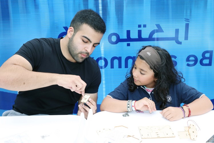 ورش العمل عززت قدرات الأطفال في العلوم والتكنولوجيا والهندسة