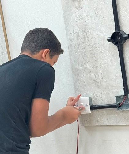 نادي الدراسات العملية يطور مهارات الطلبة اليدوية والفنية والإبداعية صيفاً