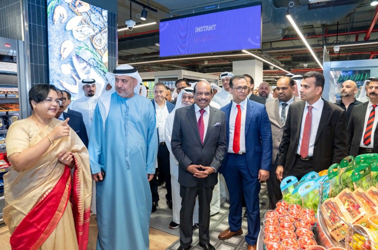 بالفيديو.. «لولو» تعزز حضورها في الكويت وتفتتح متجراً جديداً في «جابر مول»