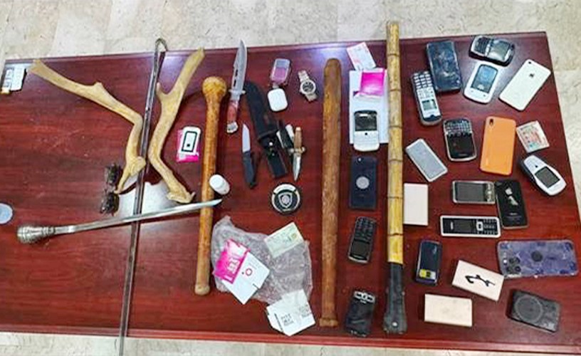 ضبط 65 مطلوبا ومخالفا ومخدرات وأدوات حادة
