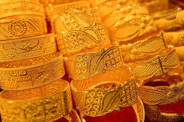 ‏الذهب يواصل مكاسبه للأسبوع الثالث على التوالي.. الأونصة عند 4400 دولار