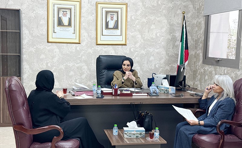 وزيرة الشؤون زارت المجلس الأعلى لشؤون الأسرة ضرورة تحمل المسؤولية والالتزام بالمهام الوظيفية
