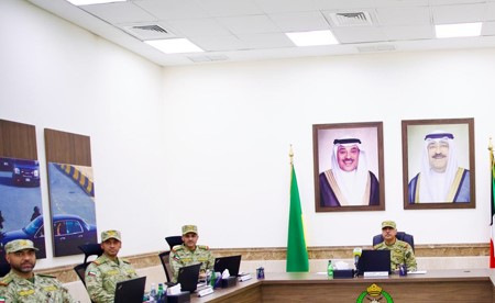 وكيل الحرس الوطني ترأس لجنة المقابلات الشخصية للمتقدمين لدورة «الطلبة الضباط»