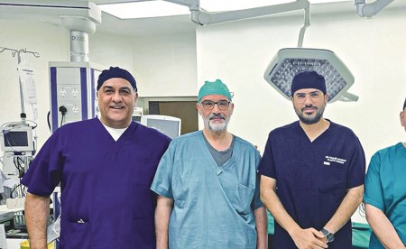 مستشفى جابر ينجح في استئصال ورم سرطاني بساق طفلة والحفاظ على وظيفة الطرف
