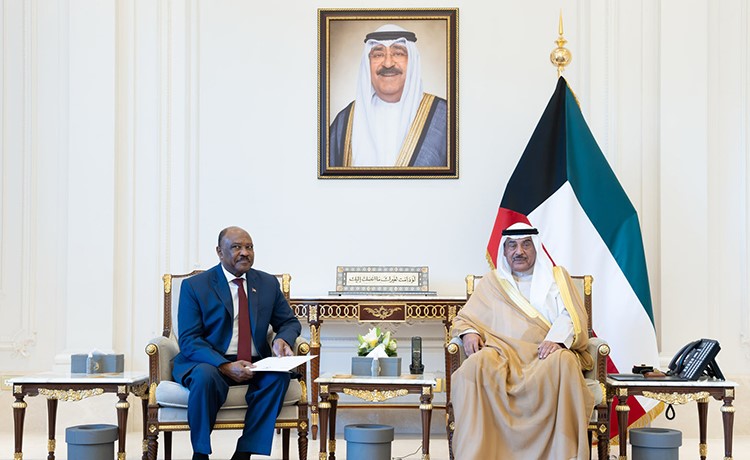 صاحب السمو تسلم رسالة خطية من رئيس مجلس السيادة الانتقالي بالسودان