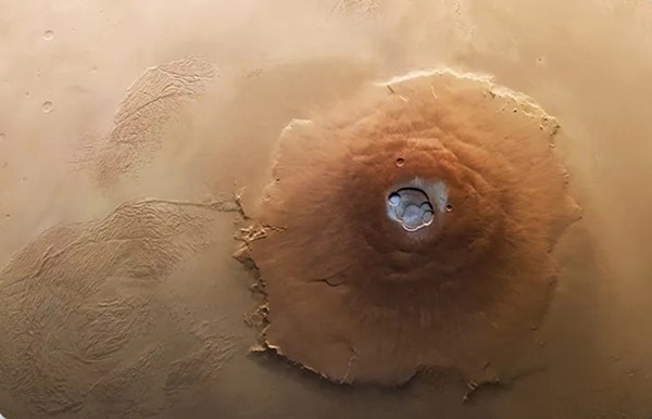 جبل على المريخ يتجاوز إيفرست بثلاثة أضعاف.. لماذا أصبح الأعلى في النظام الشمسي؟