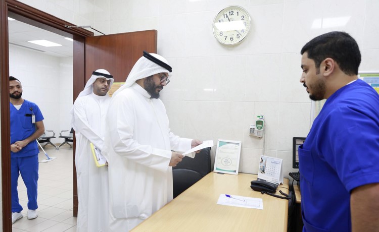 وكيل الصحة تفقد مركز عبدالله وشريفة المحري الصحي تطوير بيئة العمل وتعزيز كفاءة الخدمات