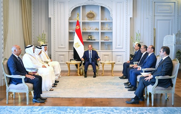 السيسي يجدد موقف مصر الداعم والمساند لأمن قطر وجميع الدول العربية ورفضها التام للمساس بسيادتها واستقرارها