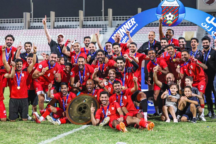 فرحة لاعبي الصليبخات بالتتويج بدرع دوري الدرجة الأولى