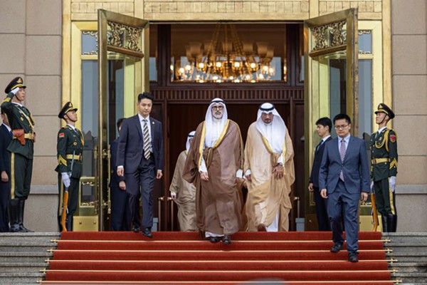 وزير الخارجية ونائب الرئيس الصيني يبحثان العلاقات الثنائية وتنمية الشراكة الإستراتيجية