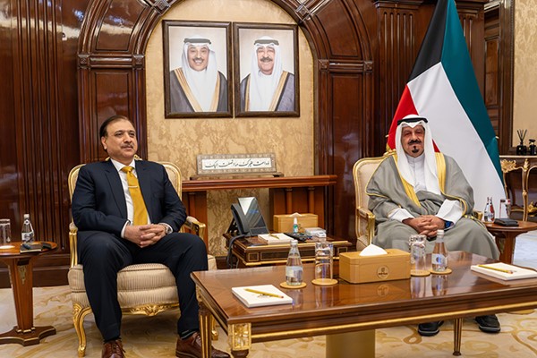 رئيس الوزراء استقبل مستشار الأمن القومي والمدير العام للاستخبارات المشتركة الباكستاني