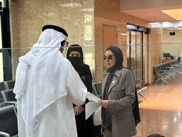 جانب من جولة وزيرة الشؤون الاجتماعية وشؤون الأسرة والطفولة د.أمثال الحويلة إلى مركز الصباحية