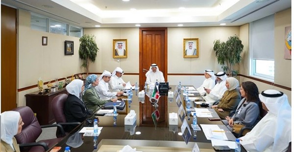 رئيس ديوان الخدمة المدنية د.عصام الربيعان خلال الاجتماع مع قياديي الجهات الحكومية المشاركة في مشروع نظام «سجل إنجاز الموظف»