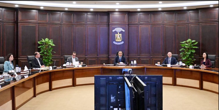 د. مصطفى مدبولي رئيس مجلس الوزراء مترئسا اجتماع متابعة الموقف التنفيذي للمبادرة الرئاسية حياة كريمة أمس