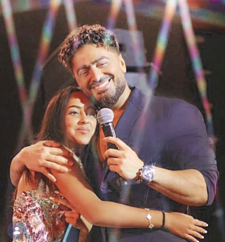 تامر حسني مع ابنته