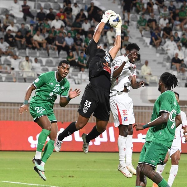 تعادل الكويت والعربي في افتتاح دوري «زين»