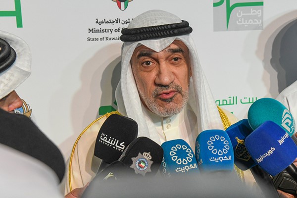 النائب الأول لرئيس مجلس الوزراء ووزير الداخلية الشيخ فهد اليوسف