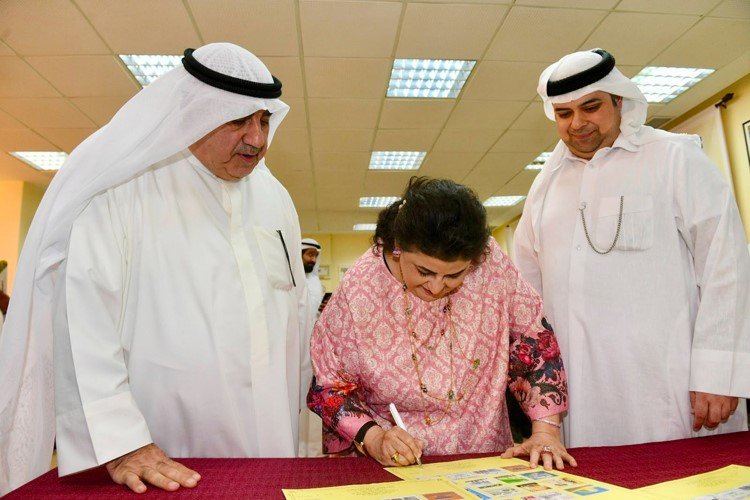 هالة البدر: الطوابع والبطاقات البريدية وثيقة توثق ذاكرة الكويت العمرانية