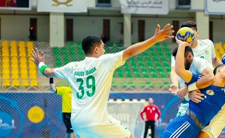 أزرق الناشئين يتخطى السعودية ويتأهل إلى ربع نهائي «آسيوية اليد»